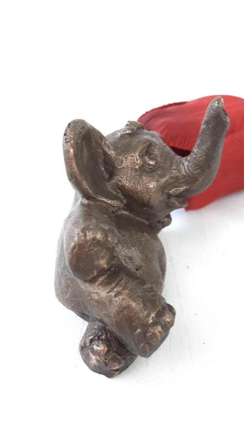 Babyelefant aus Bronze