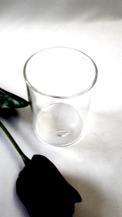 Glas weiß  9 cm H, 7 cm