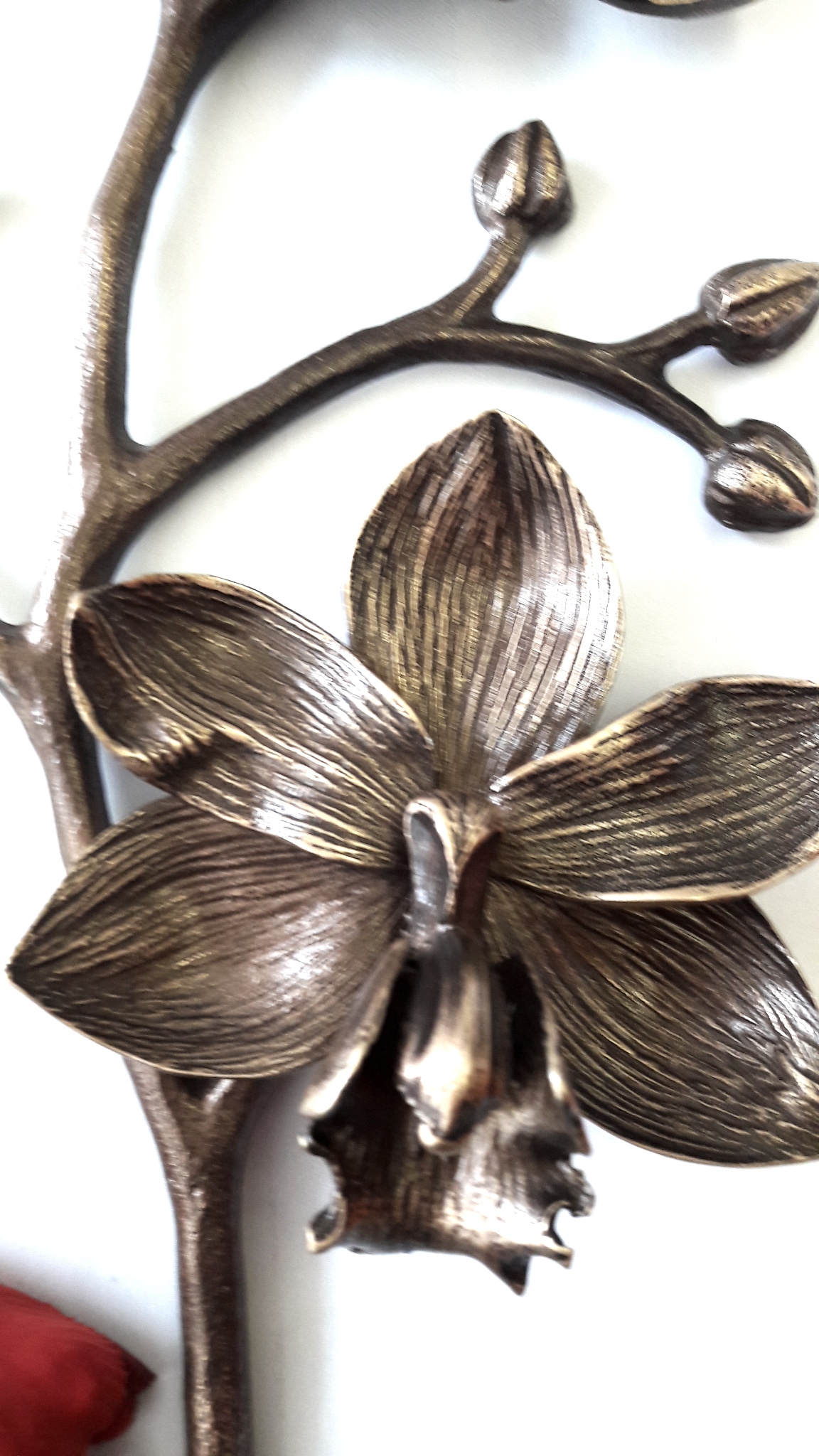 Großer Orchideenzweig, Blumen aus Bronze