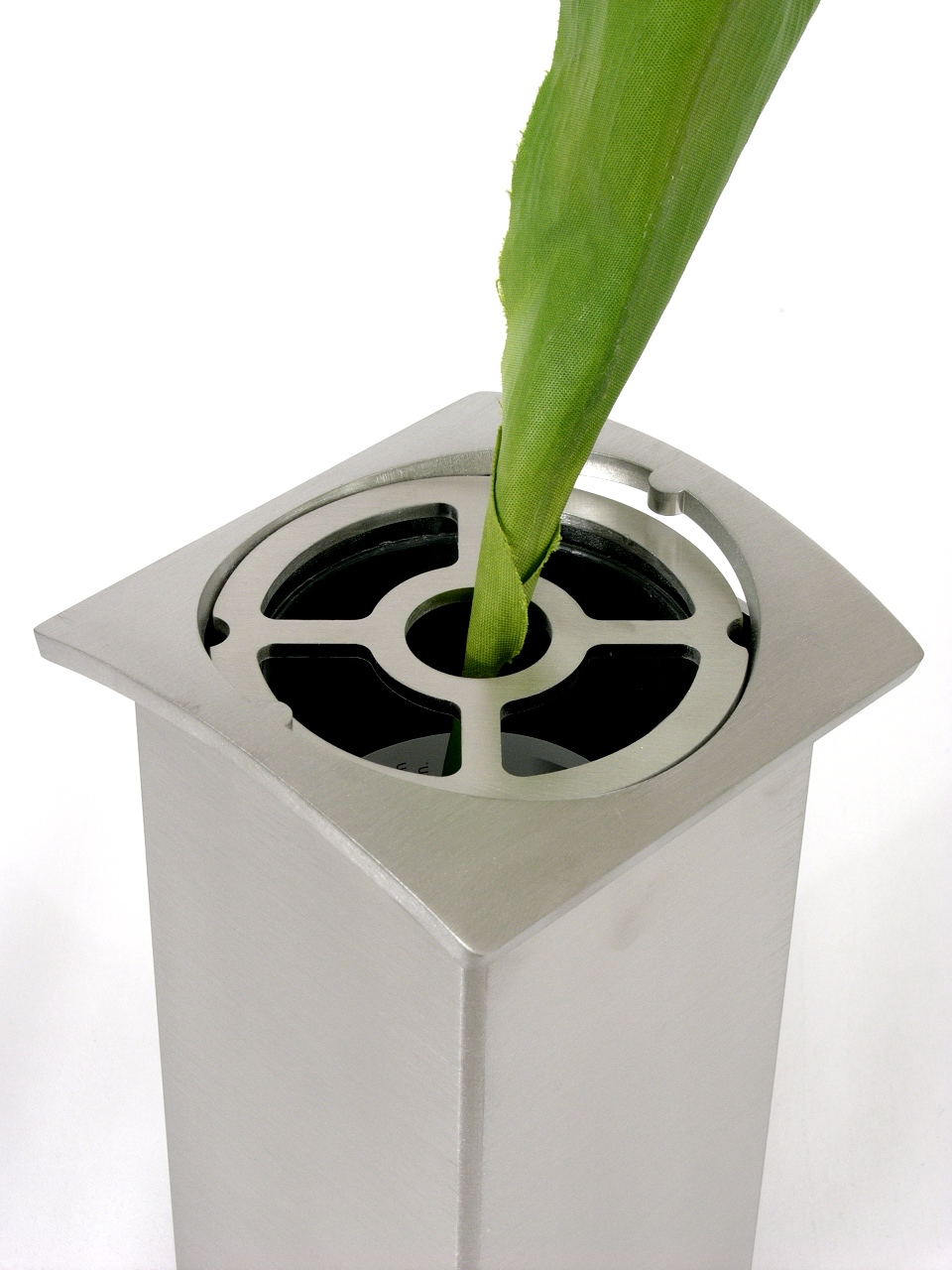 Vase "Quadrat" aus Edelstahl