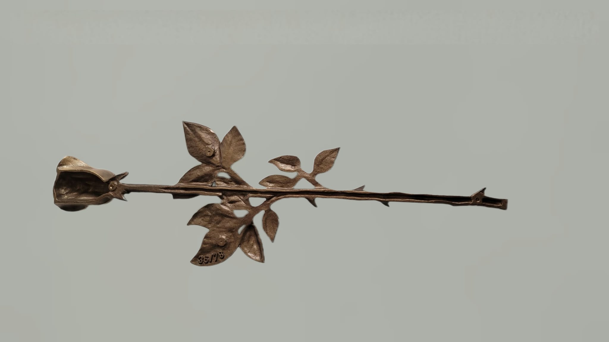 Rosenzweig mit 1 Blüte, Bronze