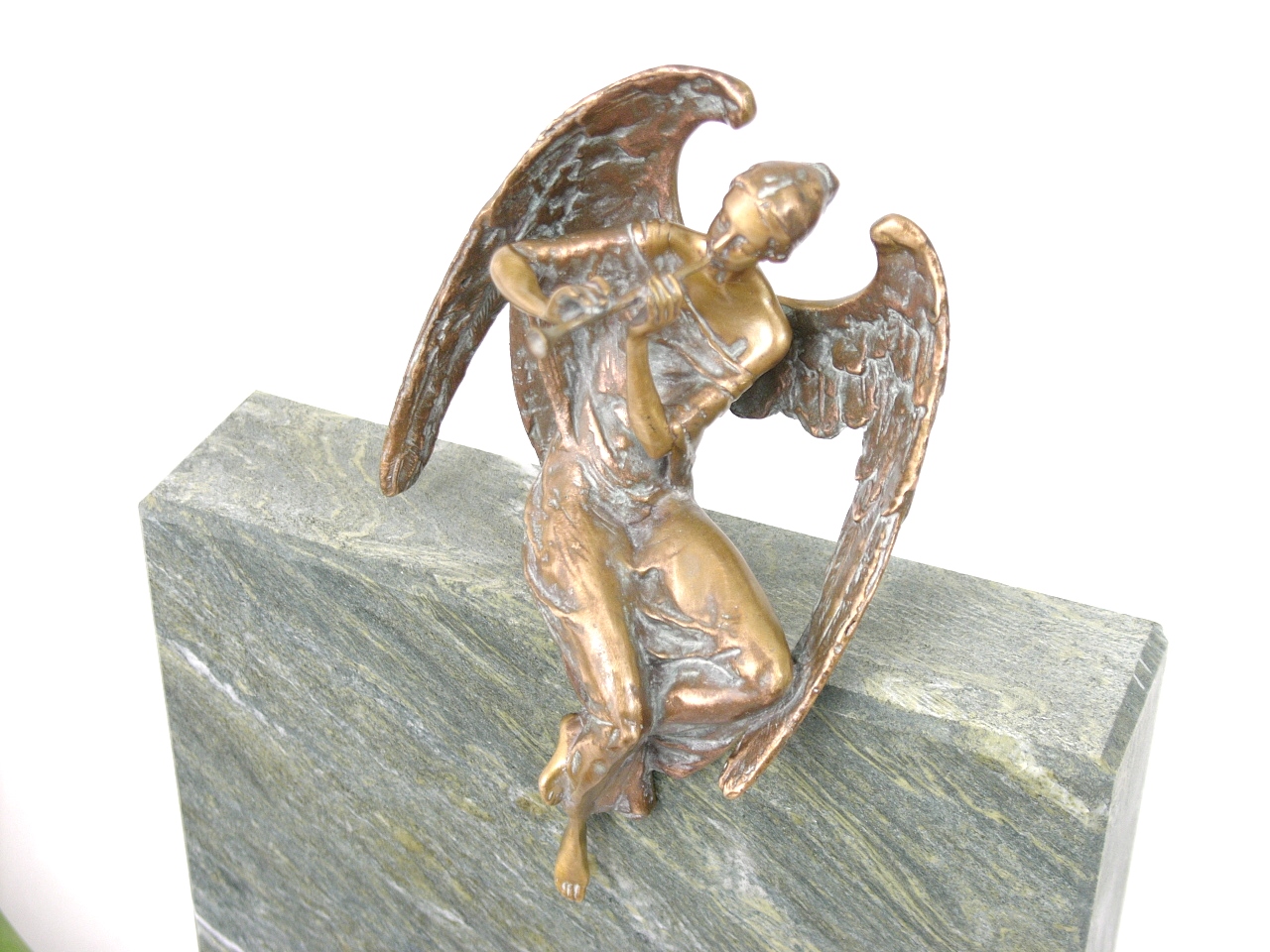 Engel mit Flöte, Grabschmuck, Bronze, Skulptur, Grab