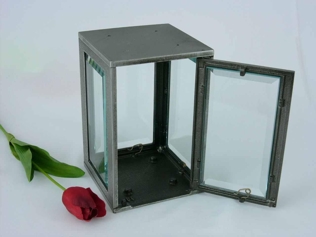Einbaulaterne, Grablaterne, Grabschmuck